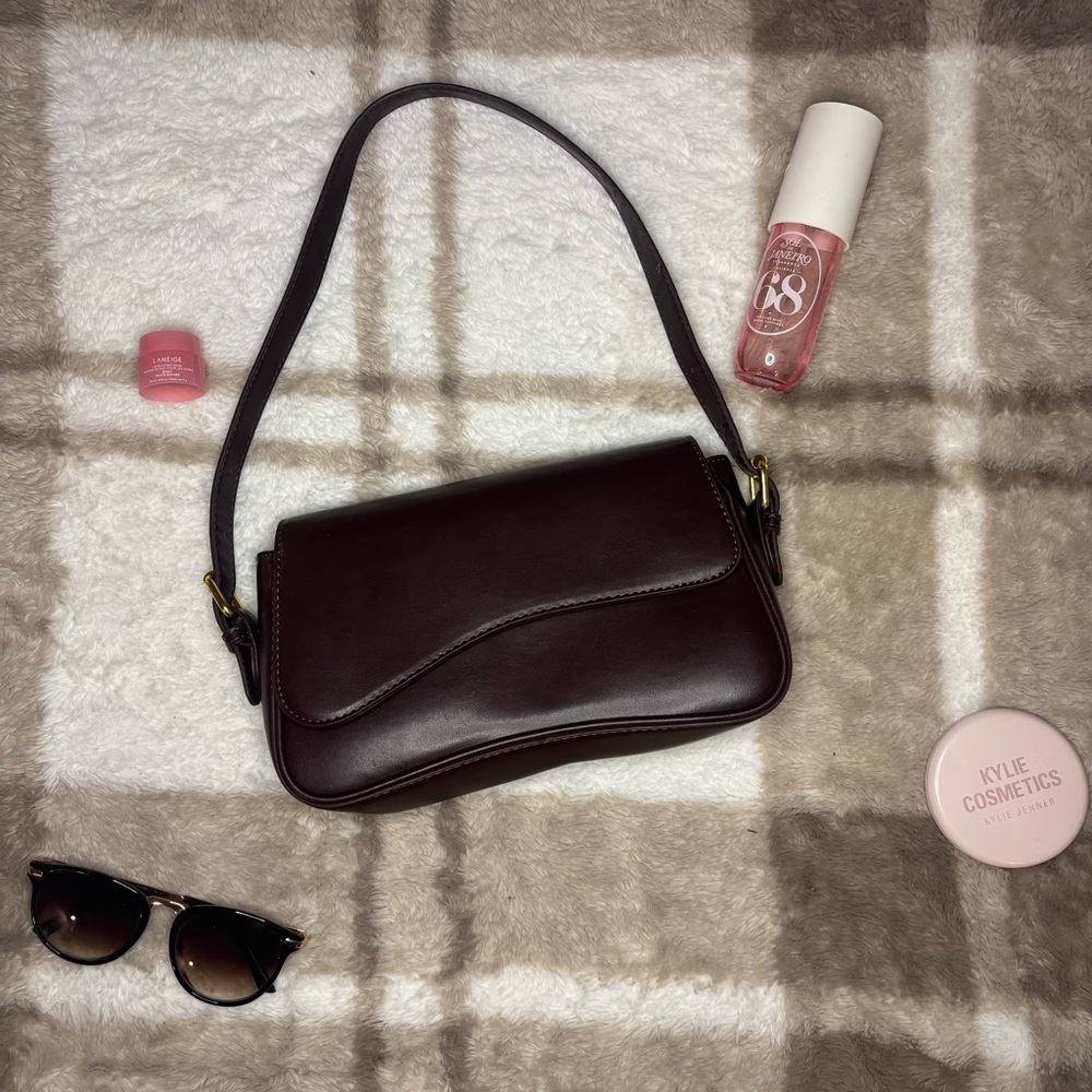 Elegant Brown Shoulder Bag